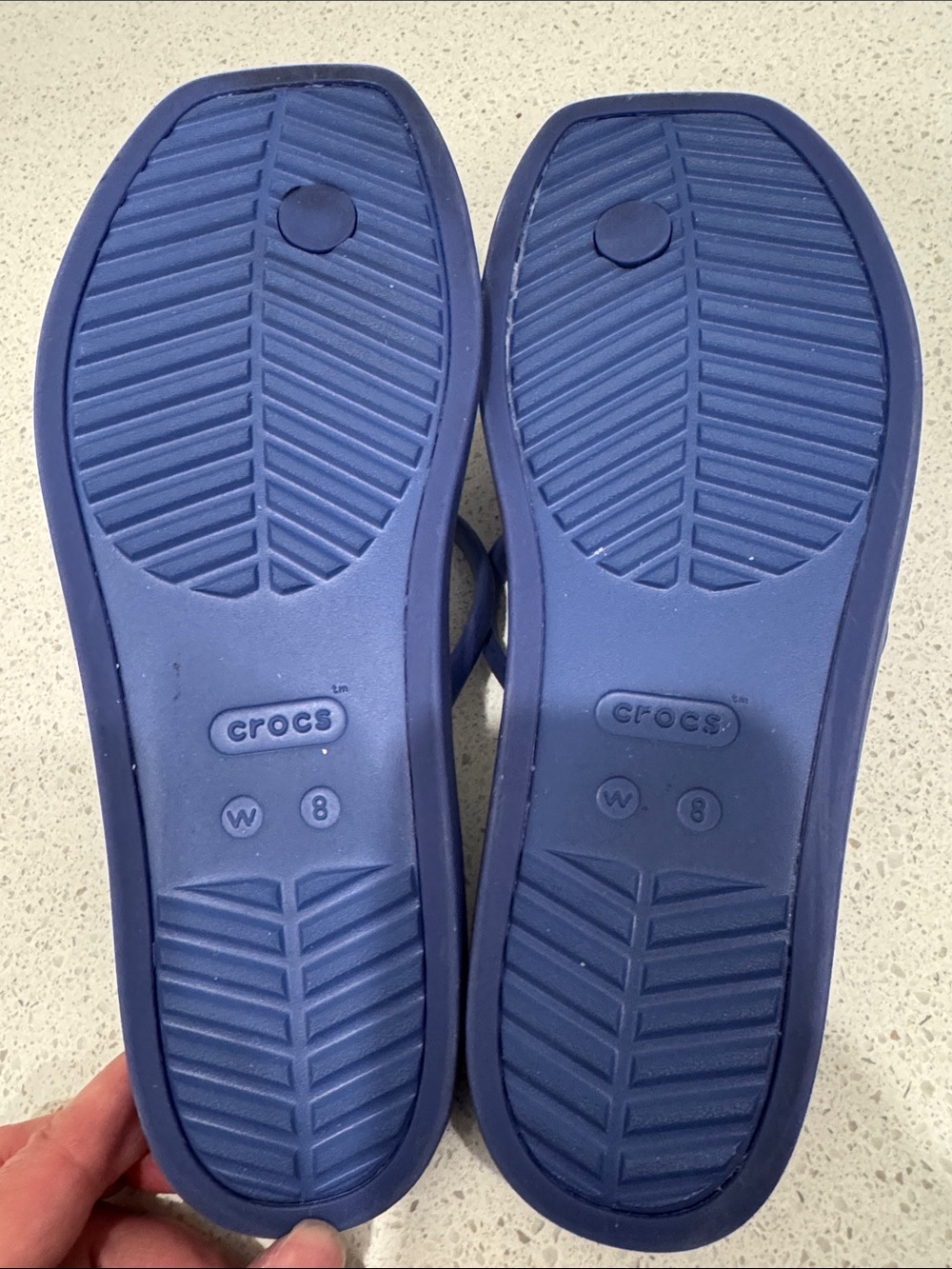 CROCS Miami toe loop sandals - Picture 3 of 3